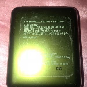 MAC Cosmetics Makeup - Mac Limited Edition compact. MAC Cosmetics Makeup - Mac Limited Edition compact.
